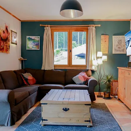 Large Chalet, Sleeps 12, 200m2, 5 Bedroom, 4 Bathroom, Garden, Jacuzzi, Sauna Chalé Chamonix