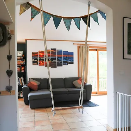 Large Chalet, Sleeps 12, 200m2, 5 Bedroom, 4 Bathroom, Garden, Jacuzzi, Sauna Chalet