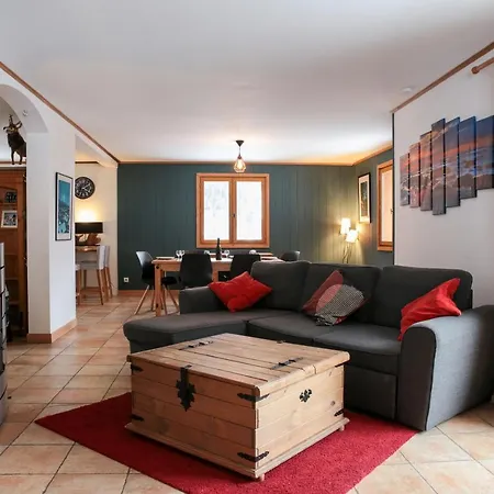 Chalé Large Chalet, Sleeps 12, 200m2, 5 Bedroom, 4 Bathroom, Garden, Jacuzzi, Sauna Chamonix