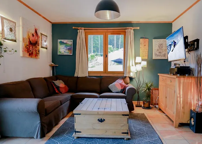 Large Chalet, Sleeps 12, 200m2, 5 Bedroom, 4 Bathroom, Garden, Jacuzzi, Sauna Шале Шамони