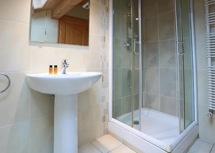 Large Chalet, Sleeps 12, 200m2, 5 Bedroom, 4 Bathroom, Garden, Jacuzzi, Sauna * Chamonix