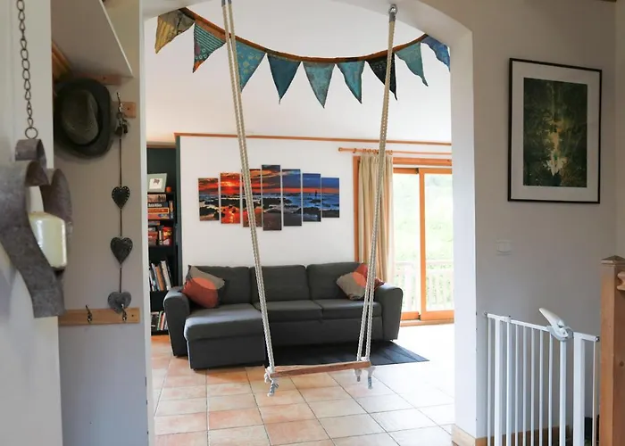 Large Chalet, Sleeps 12, 200m2, 5 Bedroom, 4 Bathroom, Garden, Jacuzzi, Sauna Chalet