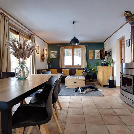 Large Chalet, Sleeps 12, 200m2, 5 Bedroom, 4 Bathroom, Garden, Jacuzzi, Sauna Шамоні