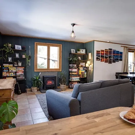 Large Chalet, Sleeps 12, 200m2, 5 Bedroom, 4 Bathroom, Garden, Jacuzzi, Sauna Шамоні